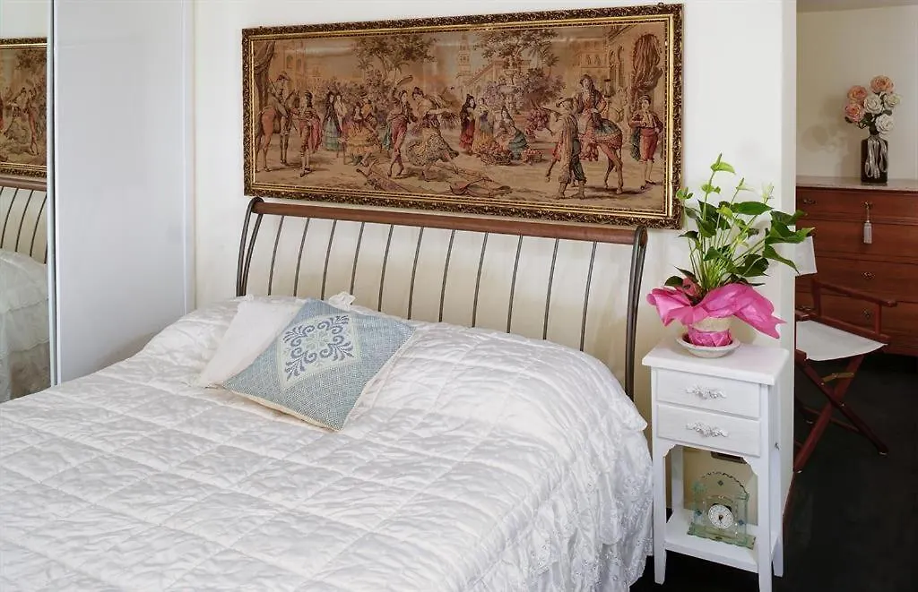 Charming Apartment Lake Front Acquaseria